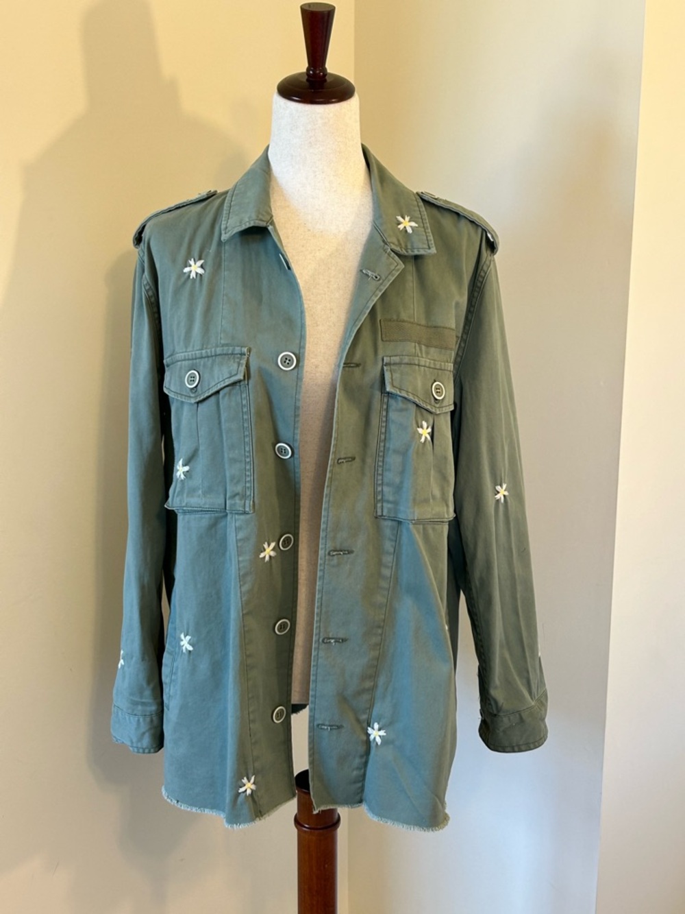 Pistola Camilo Embroidered Military Jacket
Colonel Daisy M Excellent Condition - Picture 8 of 13